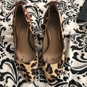 Jessica Simpson leopard heel